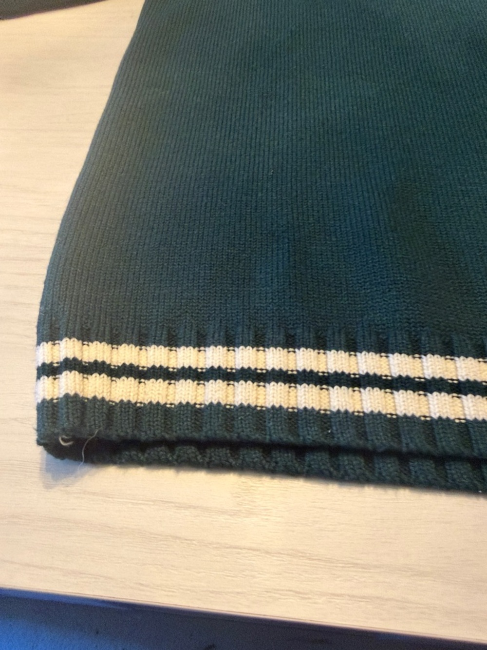 Yellow the Label Classic Forest Green Cashmere Sweater - Picture 6 of 14